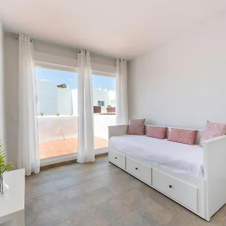 Atico Nuevo Con Piscina Apartment *