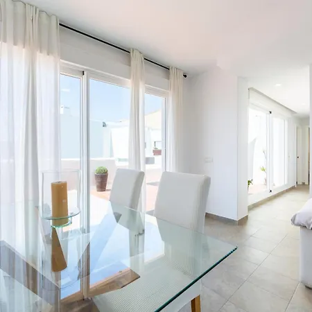 Atico Nuevo Con Piscina Apartment