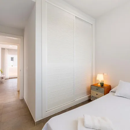 Atico Nuevo Con Piscina Apartment